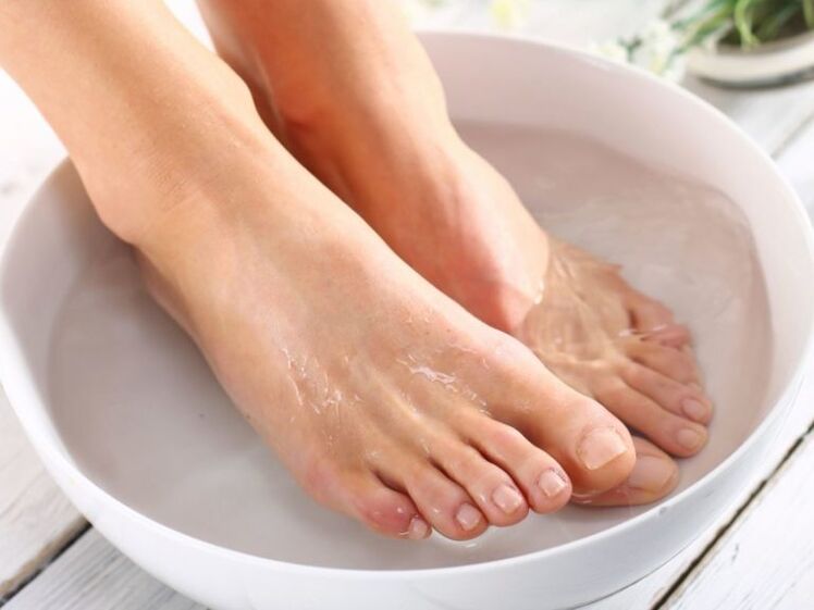 Θεραπευτικό μπάνιο για την καταπολέμηση του μύκητα των ποδιών
