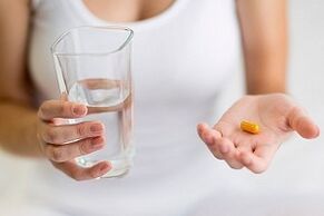 λήψη χαπιών για τη θεραπεία του μύκητα των ποδιών